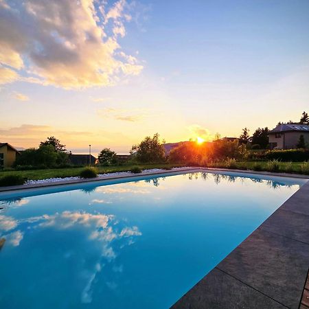 Montreux Holiday Home 외부 사진