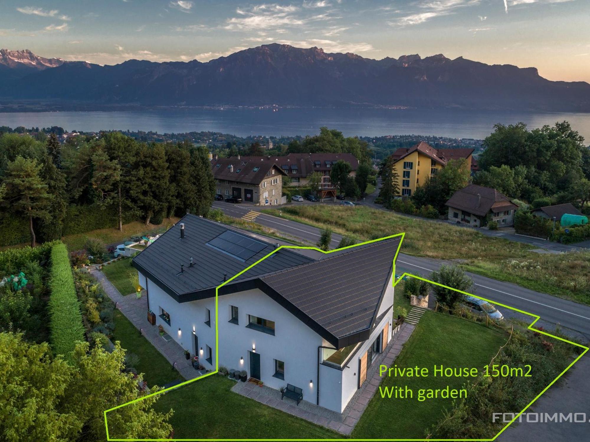 Montreux Holiday Home 객실 사진